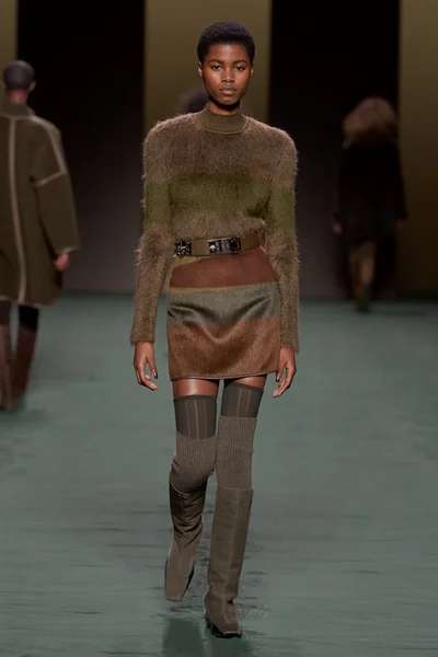 Look 53